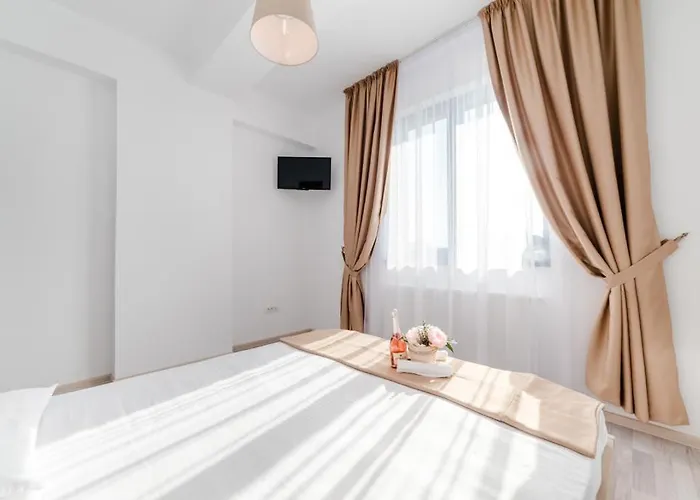 Forever Sunrise-mamaia Nord Apartman *